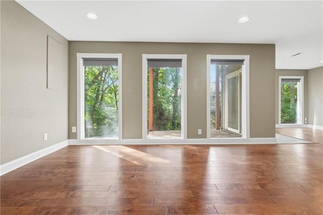 4823 N Beacon Avenue, Kansas City, MO 64119