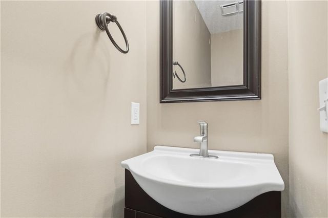 4823 N Beacon Avenue, Kansas City, MO 64119