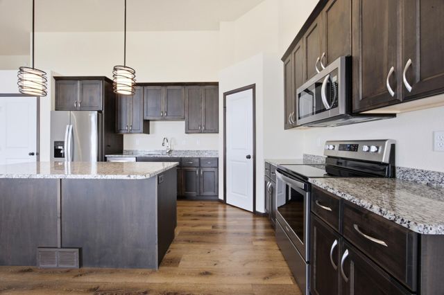 810 Albert Drive W, West Fargo, ND 58078