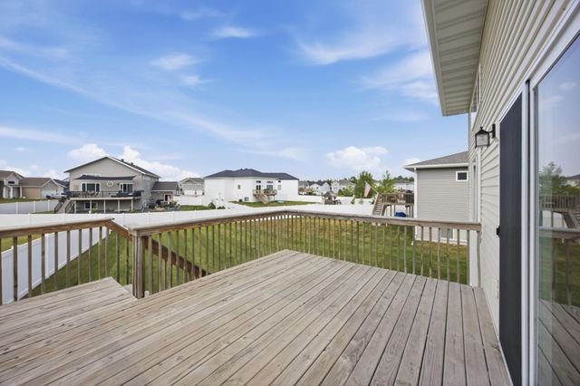 810 Albert Drive W, West Fargo, ND 58078