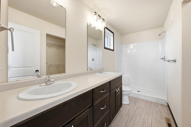 810 Albert Drive W, West Fargo, ND 58078