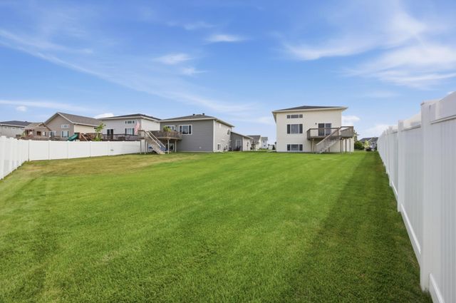 810 Albert Drive W, West Fargo, ND 58078