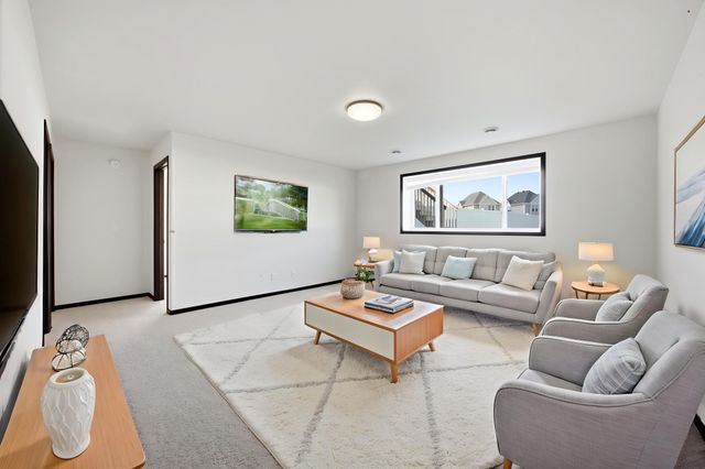 810 Albert Drive W, West Fargo, ND 58078
