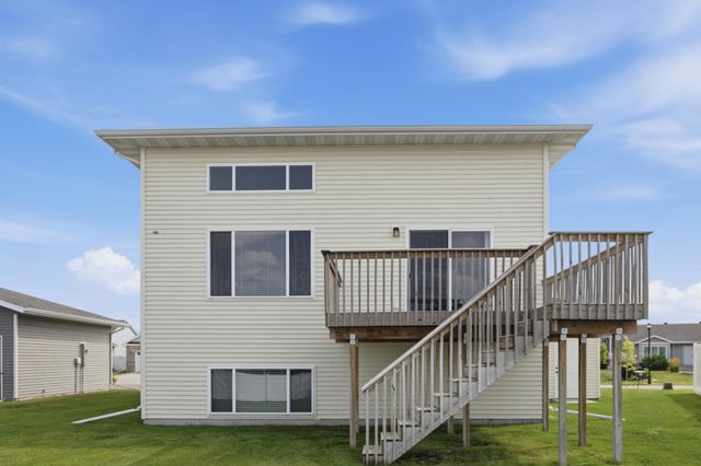 810 Albert Drive W, West Fargo, ND 58078