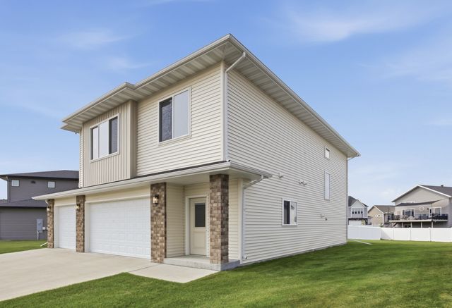 810 Albert Drive W, West Fargo, ND 58078