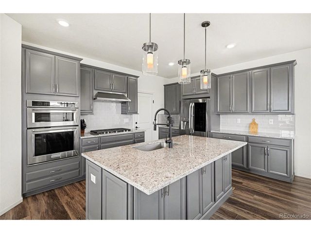 27626 E 6th Dr, Aurora, CO 80018