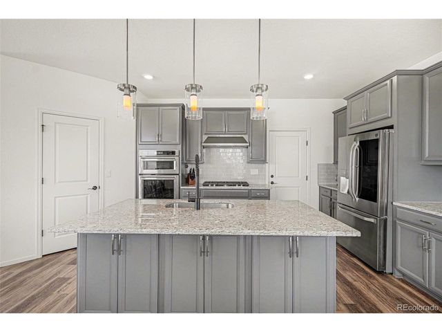 27626 E 6th Dr, Aurora, CO 80018