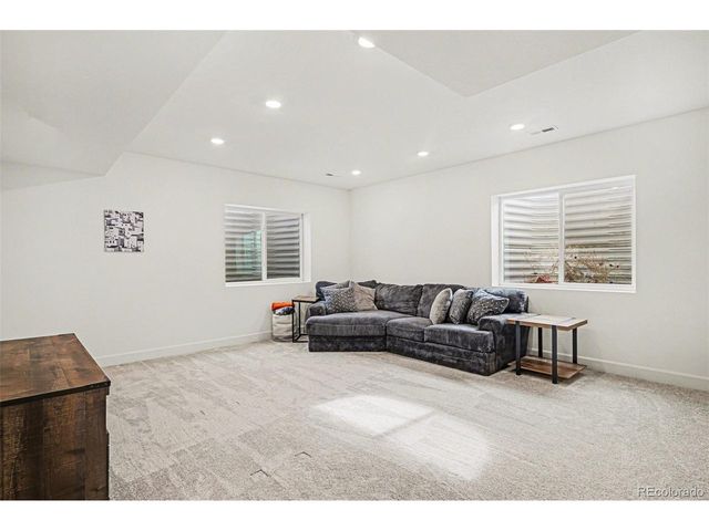 27626 E 6th Dr, Aurora, CO 80018