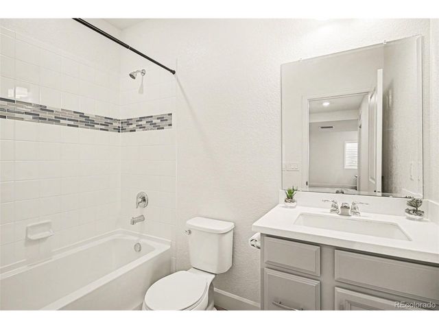 27626 E 6th Dr, Aurora, CO 80018