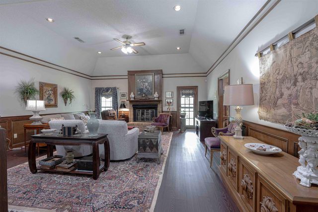 160 N SANGA RD, Memphis, TN 38018