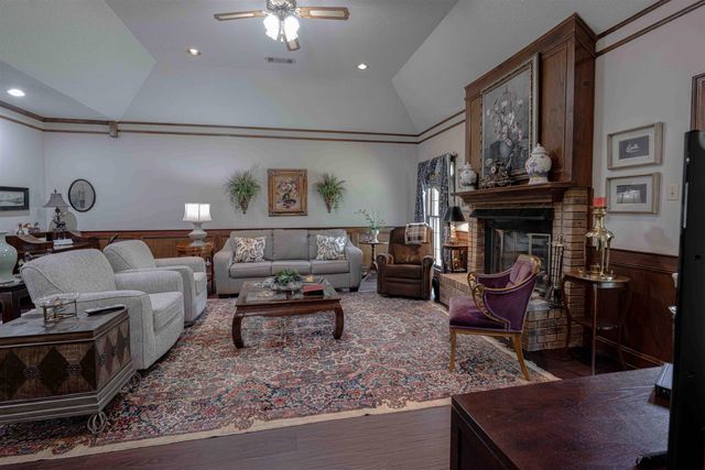 160 N SANGA RD, Memphis, TN 38018