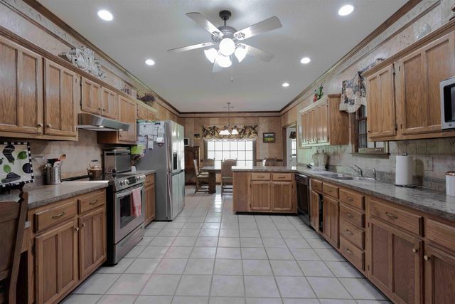 160 N SANGA RD, Memphis, TN 38018