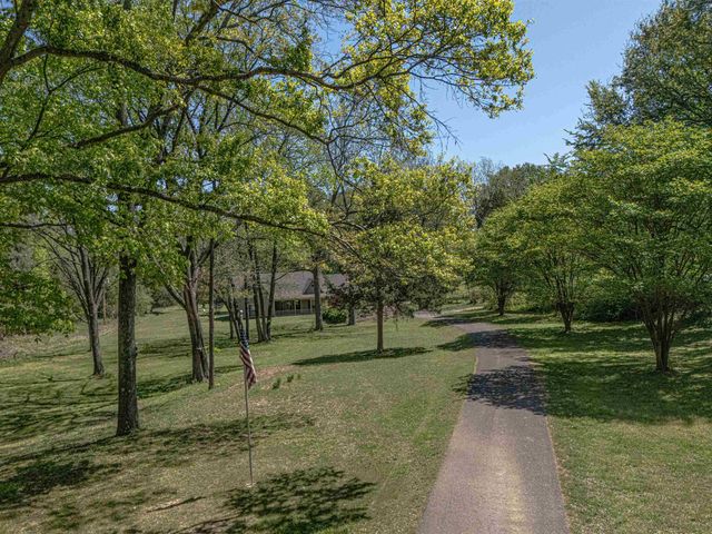 160 N SANGA RD, Memphis, TN 38018