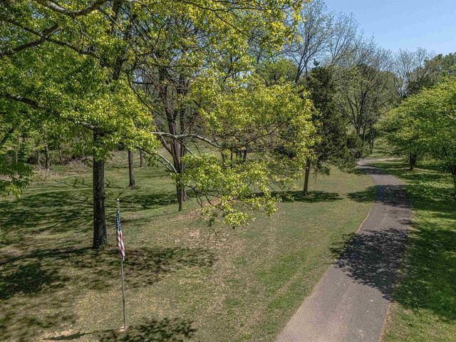 160 N SANGA RD, Memphis, TN 38018