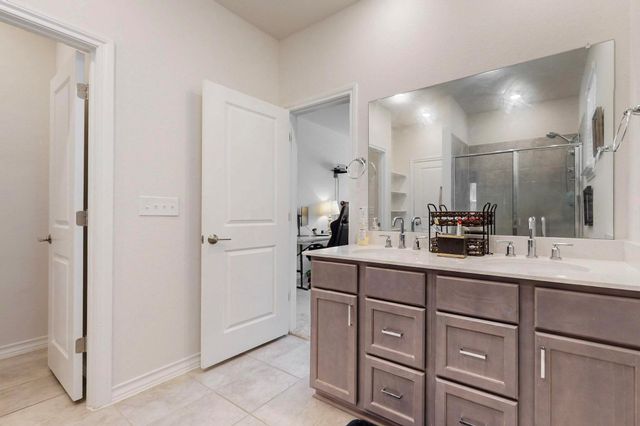 101 Breccia TRL, Liberty Hill, TX 78642