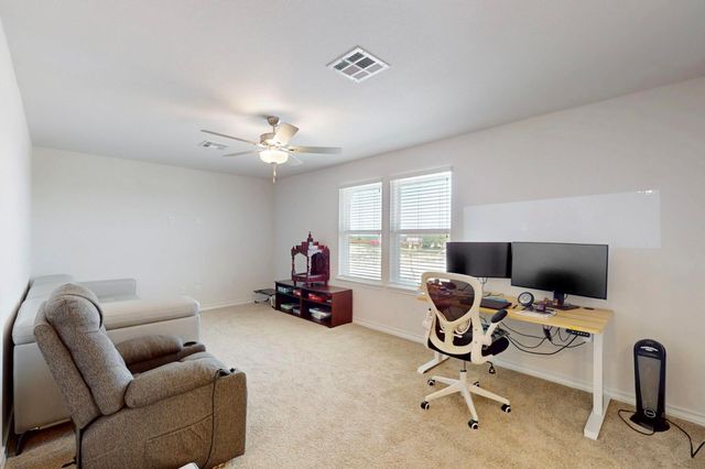 101 Breccia TRL, Liberty Hill, TX 78642