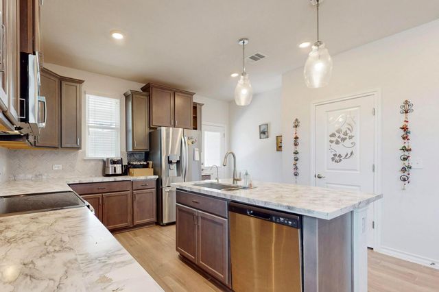 101 Breccia TRL, Liberty Hill, TX 78642