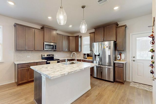101 Breccia TRL, Liberty Hill, TX 78642