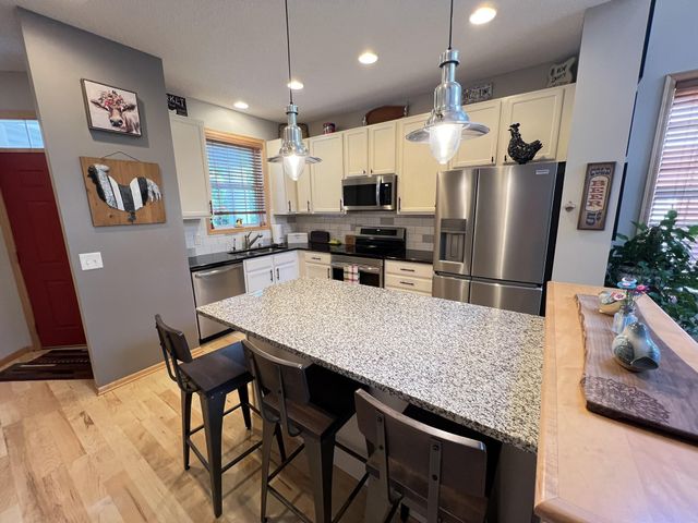 18060 Kindred Court, Lakeville, MN 55044
