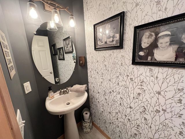 18060 Kindred Court, Lakeville, MN 55044