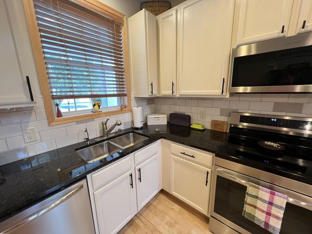 18060 Kindred Court, Lakeville, MN 55044