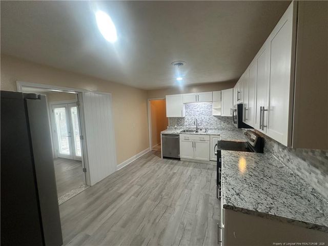 6120 Conaway Drive, Fayetteville, NC 28314