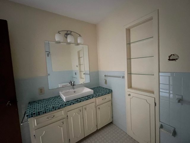 1825 Circle Dr, El Dorado, KS 67042