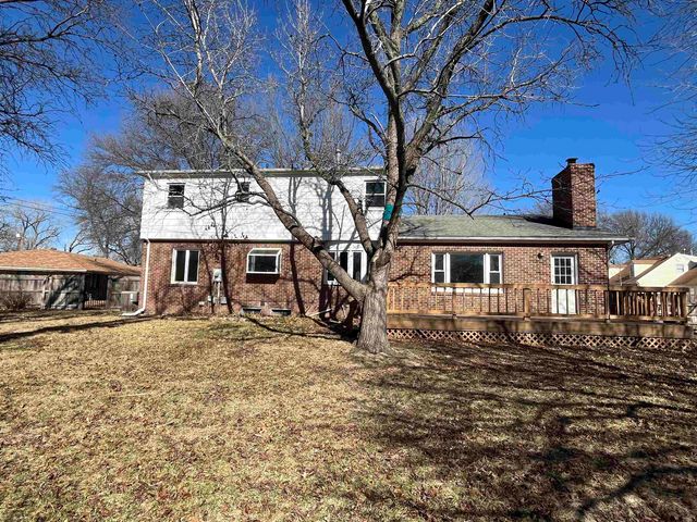 1825 Circle Dr, El Dorado, KS 67042