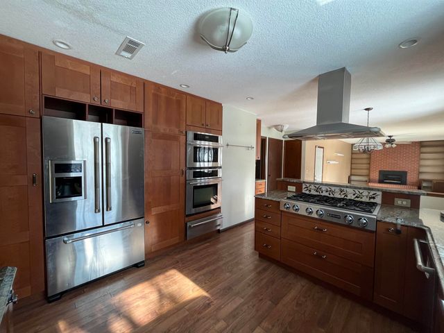 1825 Circle Dr, El Dorado, KS 67042