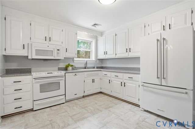 7352 Birch Ln, Hanover, VA 23111