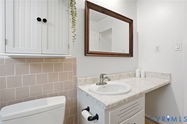 7352 Birch Ln, Hanover, VA 23111