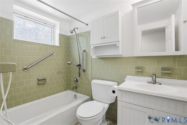 7352 Birch Ln, Hanover, VA 23111