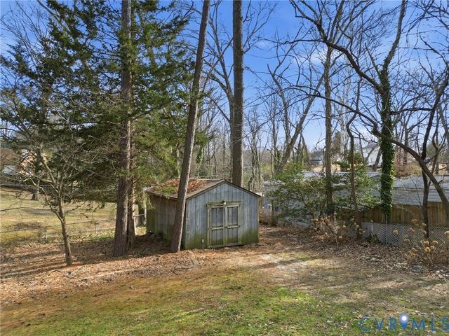 7352 Birch Ln, Hanover, VA 23111