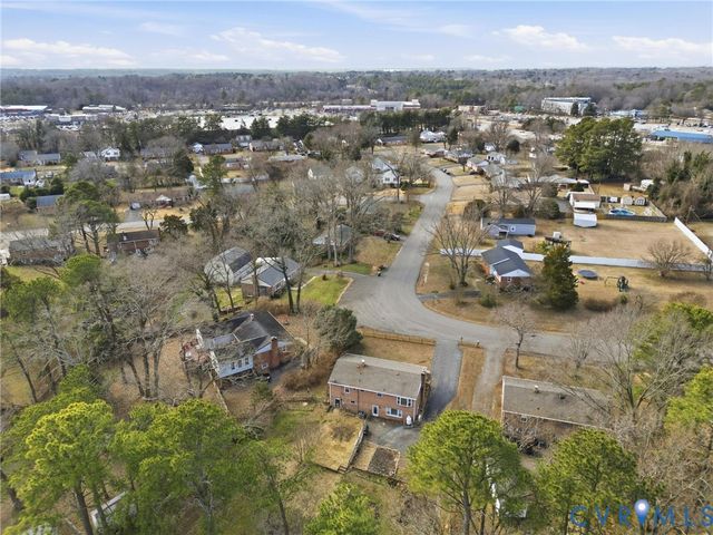 7352 Birch Ln, Hanover, VA 23111