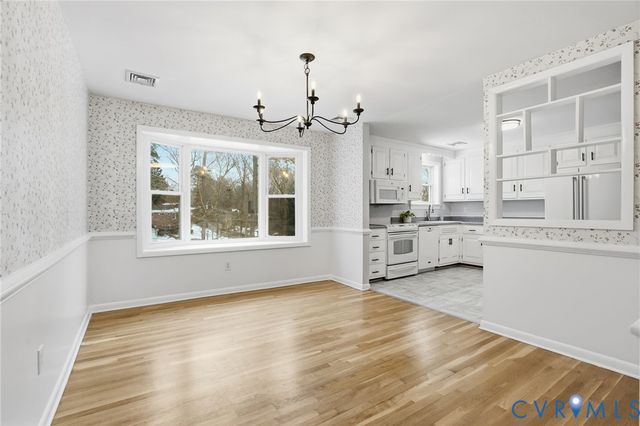 7352 Birch Ln, Hanover, VA 23111