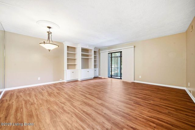 1602 Gardiner Ln APT 130, Louisville, KY 40205