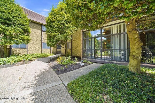 1602 Gardiner Ln APT 130, Louisville, KY 40205