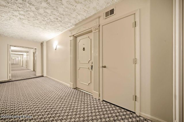 1602 Gardiner Ln APT 130, Louisville, KY 40205