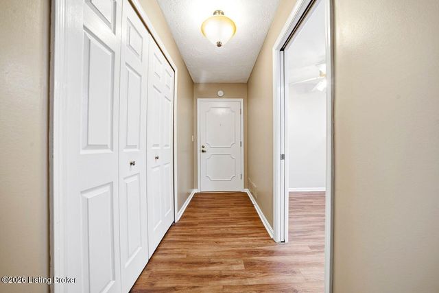 1602 Gardiner Ln APT 130, Louisville, KY 40205