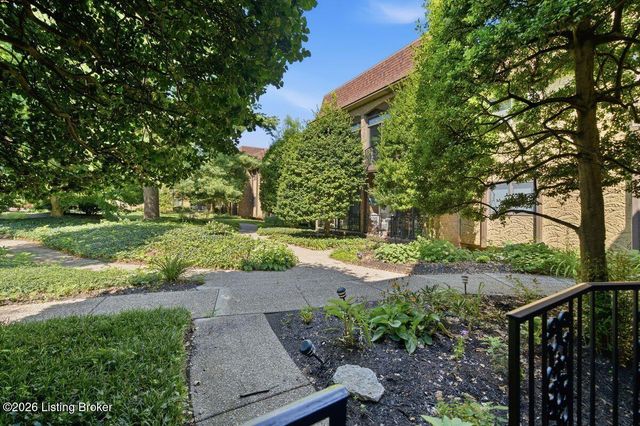 1602 Gardiner Ln APT 130, Louisville, KY 40205