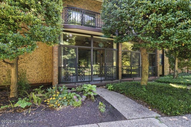 1602 Gardiner Ln APT 130, Louisville, KY 40205