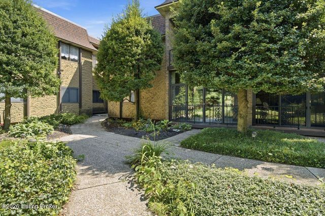 1602 Gardiner Ln APT 130, Louisville, KY 40205