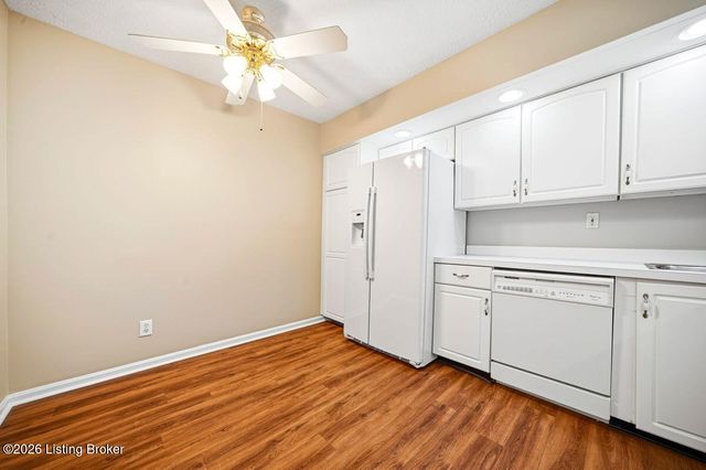 1602 Gardiner Ln APT 130, Louisville, KY 40205
