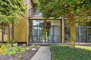 1602 Gardiner Ln APT 130, Louisville, KY 40205