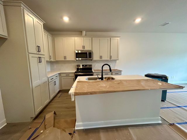 5081 Blackberry Lane, Ravenel, SC 29470