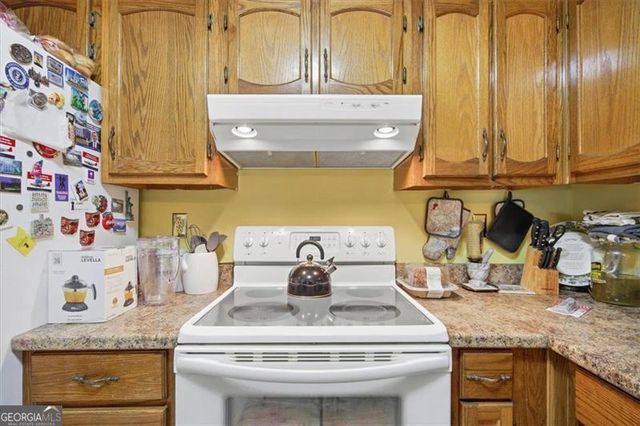 8045 CREEKSTONE Way, Riverdale, GA 30274