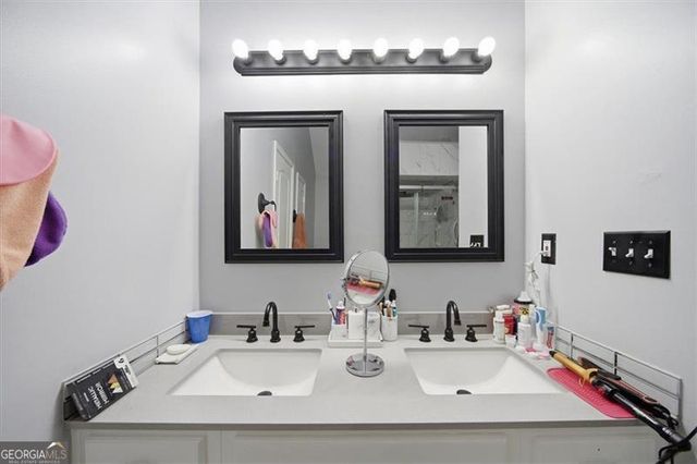 8045 CREEKSTONE Way, Riverdale, GA 30274