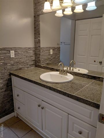 30933 Grandview Avenue, Westland, MI 48186