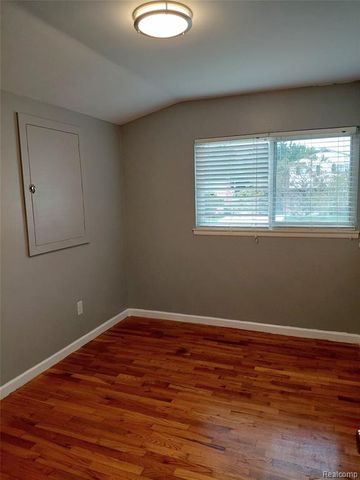30933 Grandview Avenue, Westland, MI 48186