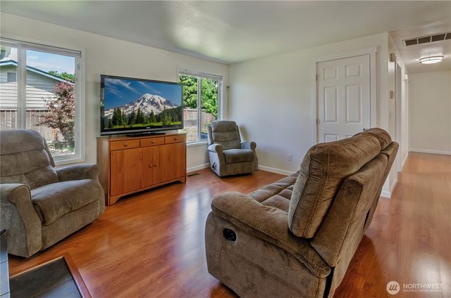 32318 110th Avenue SE, Auburn, WA 98092